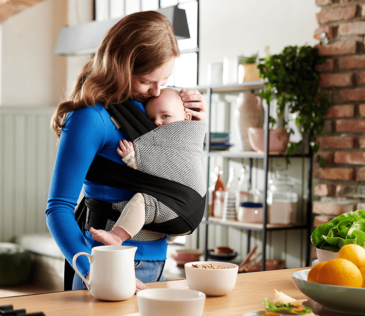 Ergonomic baby carrier for toddlers and infants