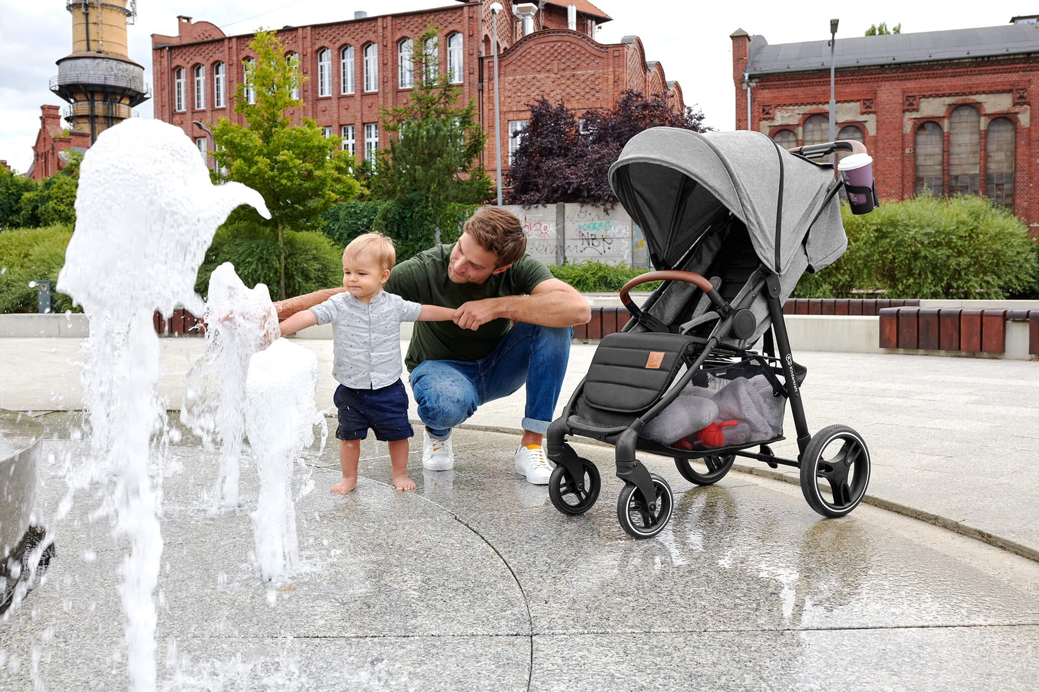 Easy-to-manoeuvre stroller with shock absorbers